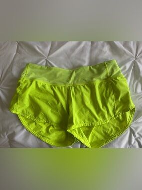 Lululemon speed up 2.5 inch shorts neon yellow/green